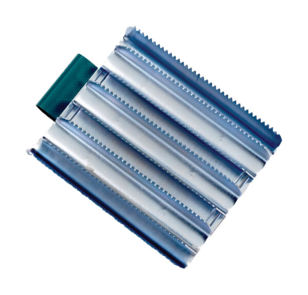 Lincoln Military Metal Curry Comb